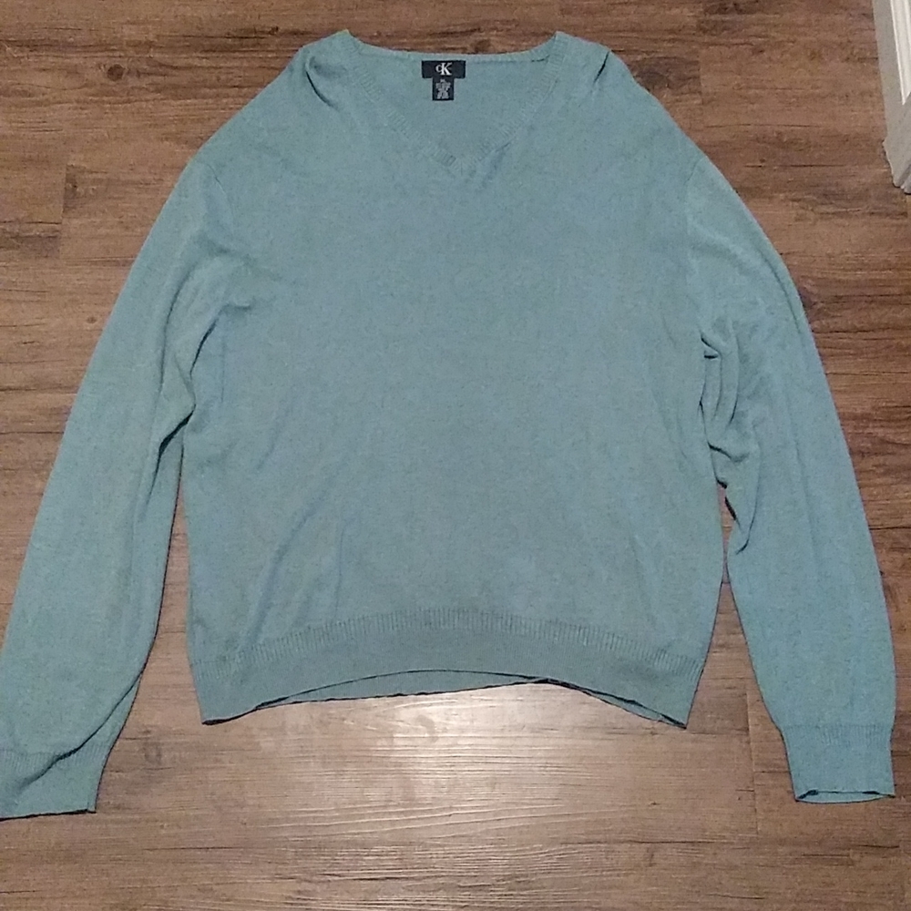 Calvin Klein Men's Solid V-Neck Merino Sweater, sage green, XL, Great condition!